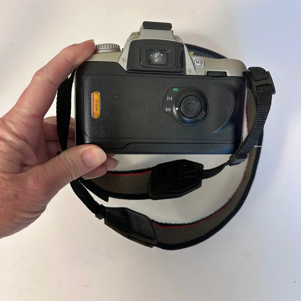 ONLY PARTS: Nikon N80 SLR Film Camera with Nikon 28-80mm Lens and Nikon Strap‎